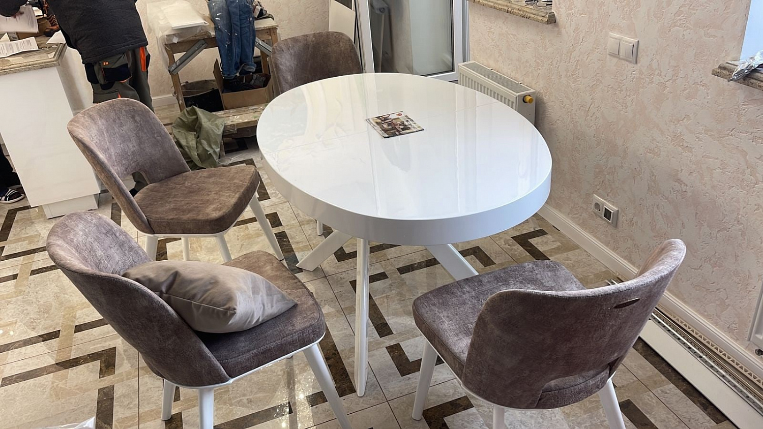 Обеденный стол Casa Mobile BEZZO 1400 EV - белый глянец фото